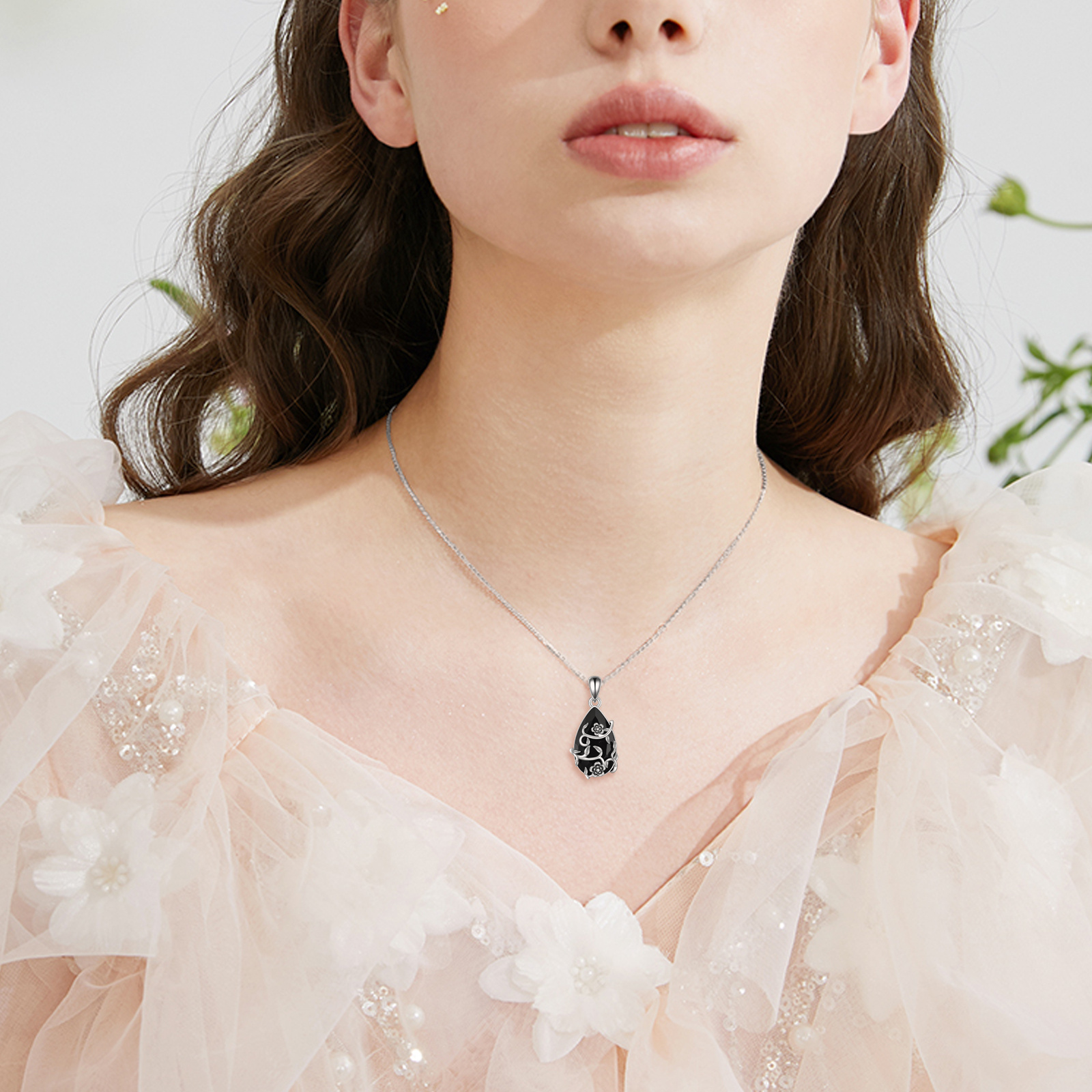 Women's Adjustable Vintage Flower Necklace with Black Obsidian Pendant